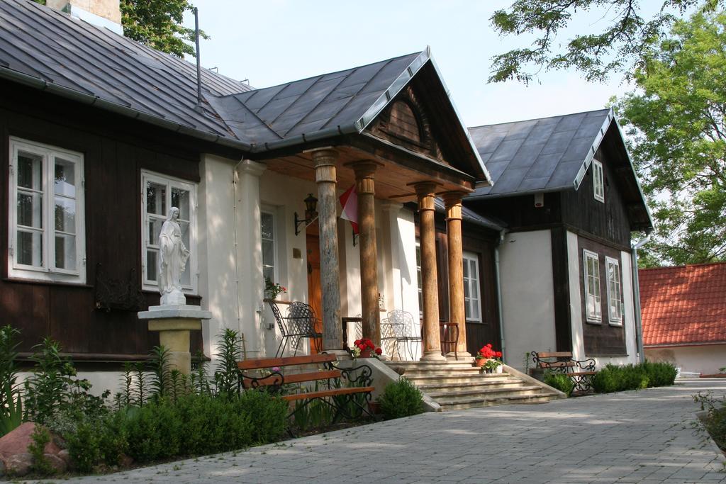 Dworek Ojca Mateusza Sandoměř Exteriér fotografie